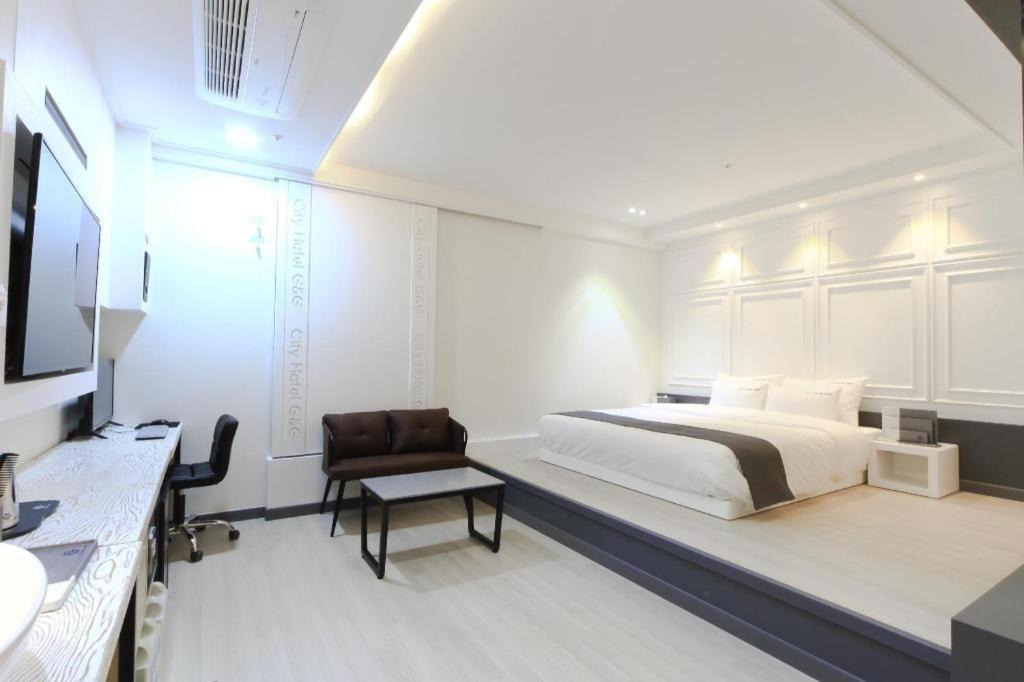 City Hotel G&G Busan Bagian luar foto