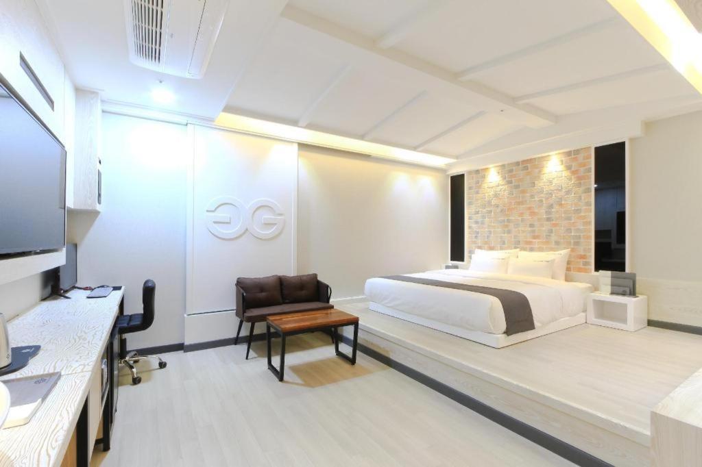 City Hotel G&G Busan Bagian luar foto