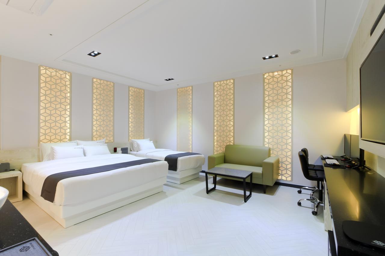 City Hotel G&G Busan Bagian luar foto