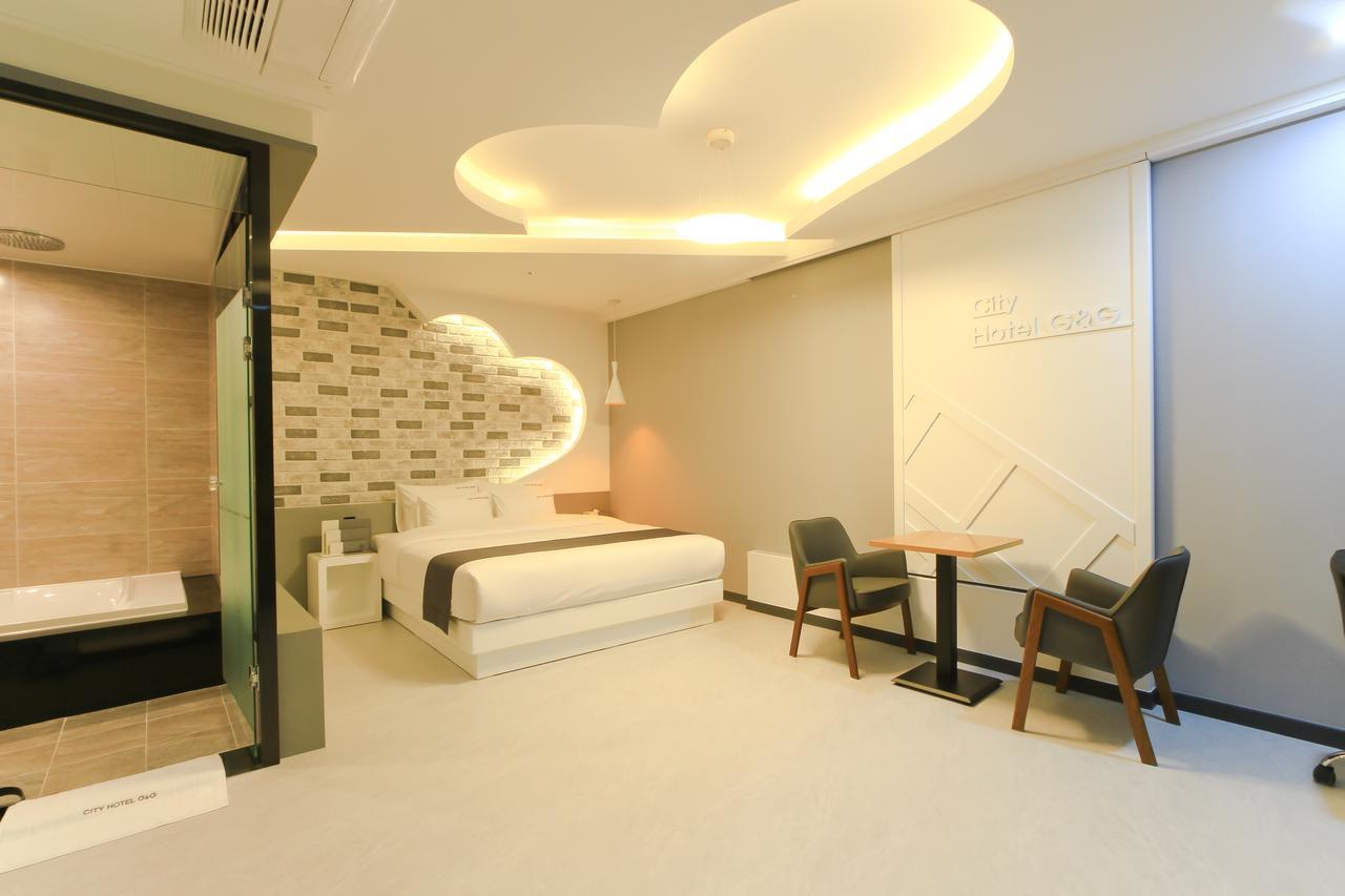 City Hotel G&G Busan Bagian luar foto
