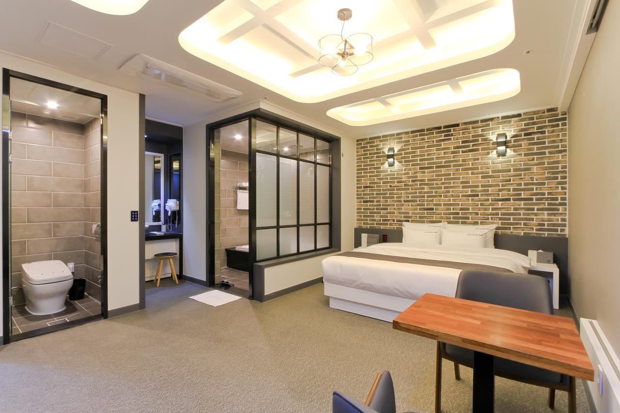City Hotel G&G Busan Bagian luar foto